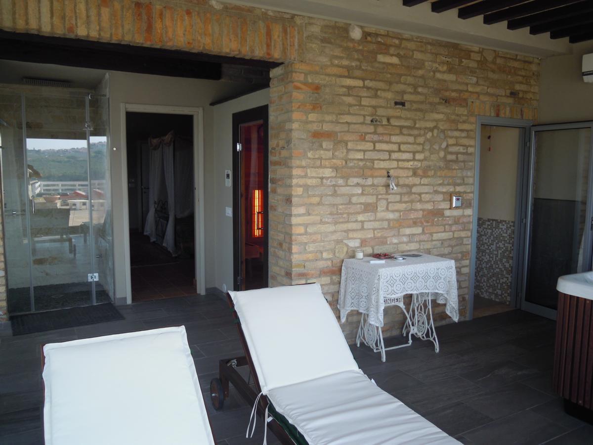 Agriturismo Piccolo Albero Loreto Aprutino Bagian luar foto