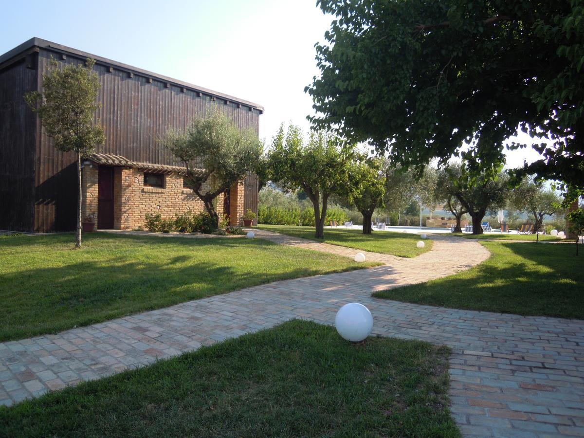 Agriturismo Piccolo Albero Loreto Aprutino Bagian luar foto