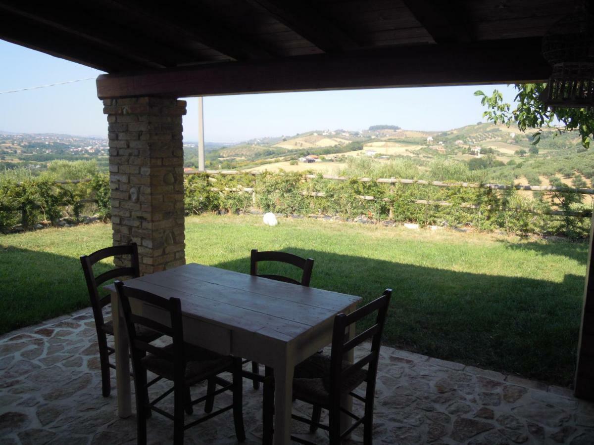 Agriturismo Piccolo Albero Loreto Aprutino Bagian luar foto